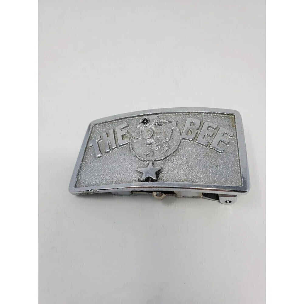 VINTAGE SILVER TONE METAL BELT BUCKLE SACRAMENTO THE BEE NEWSPAPER 1980S